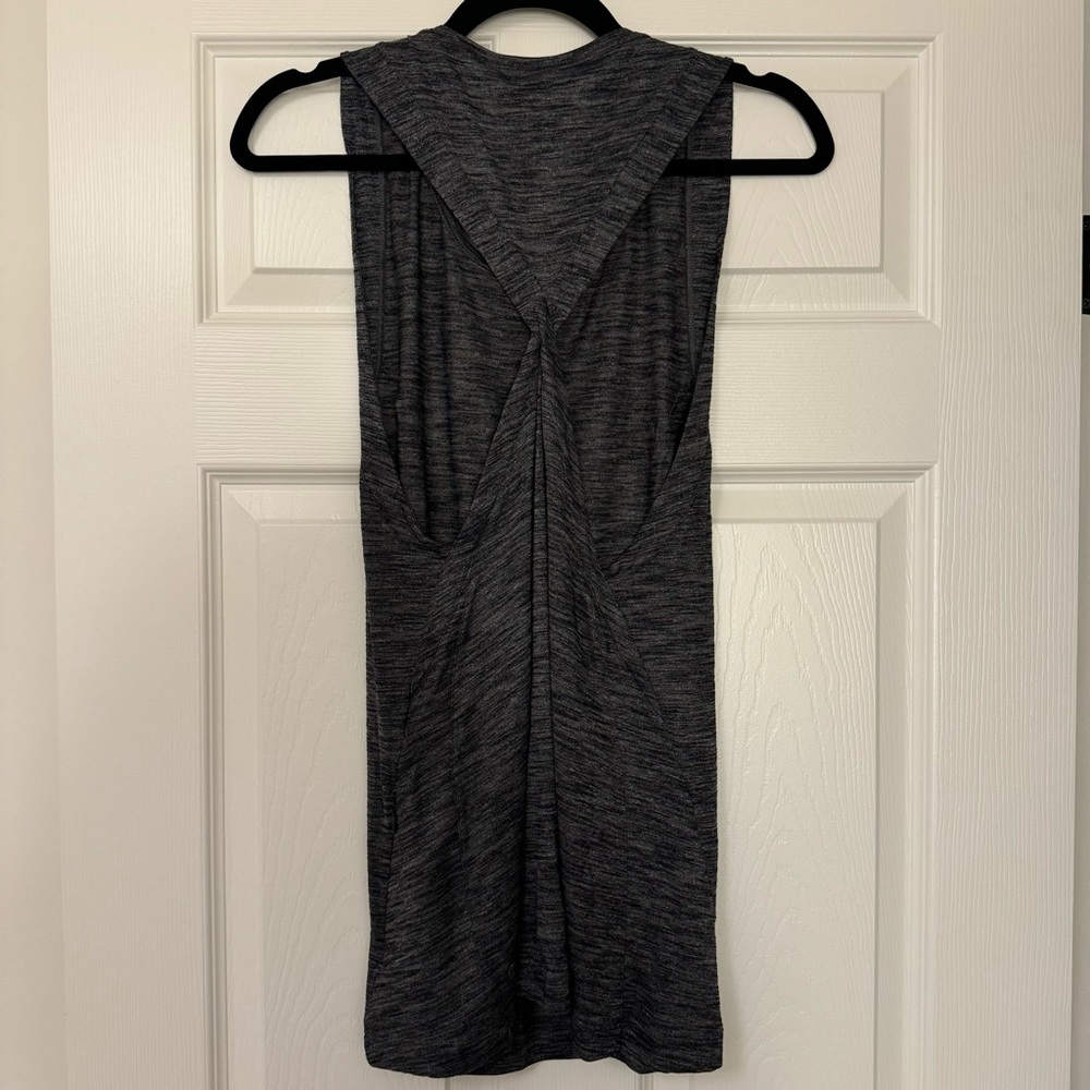 lululemon athletica | Tank with Twisted Back | Size 10